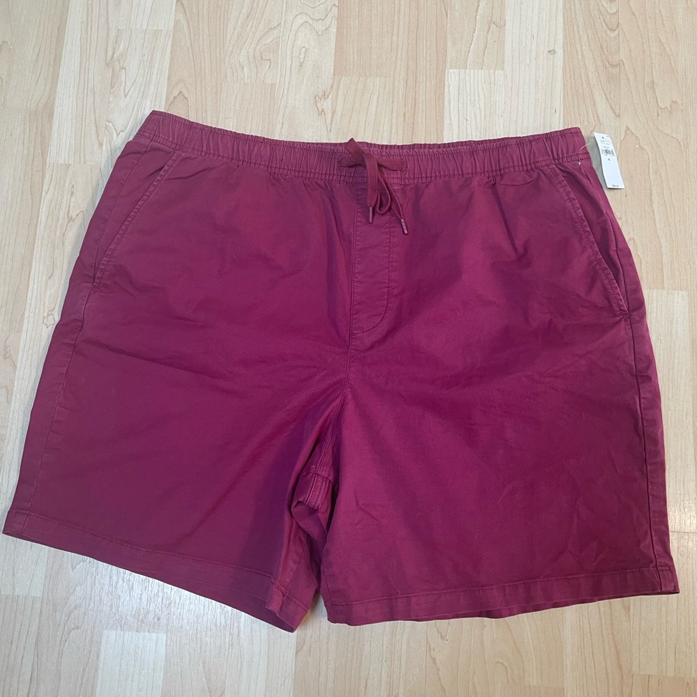 NWT Deep Fuchsia Gap Shorts